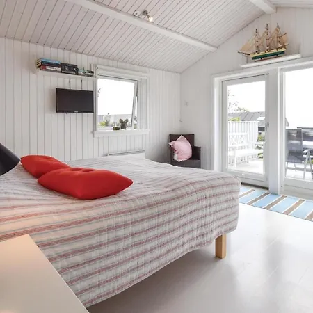Four-bedroom Holiday In Casa vacanze