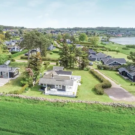 Four-bedroom Holiday In * Fåborg