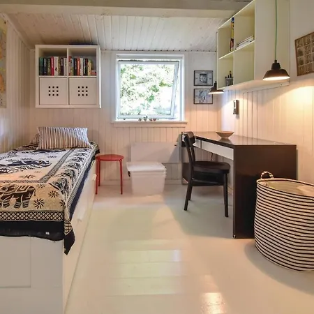 Casa vacanze Four-bedroom Holiday In